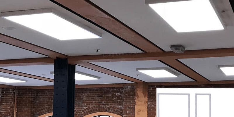 Lựa chọn đơn vị phân phối đèn panel văn phòng Hưng Yên có quan trọng không?